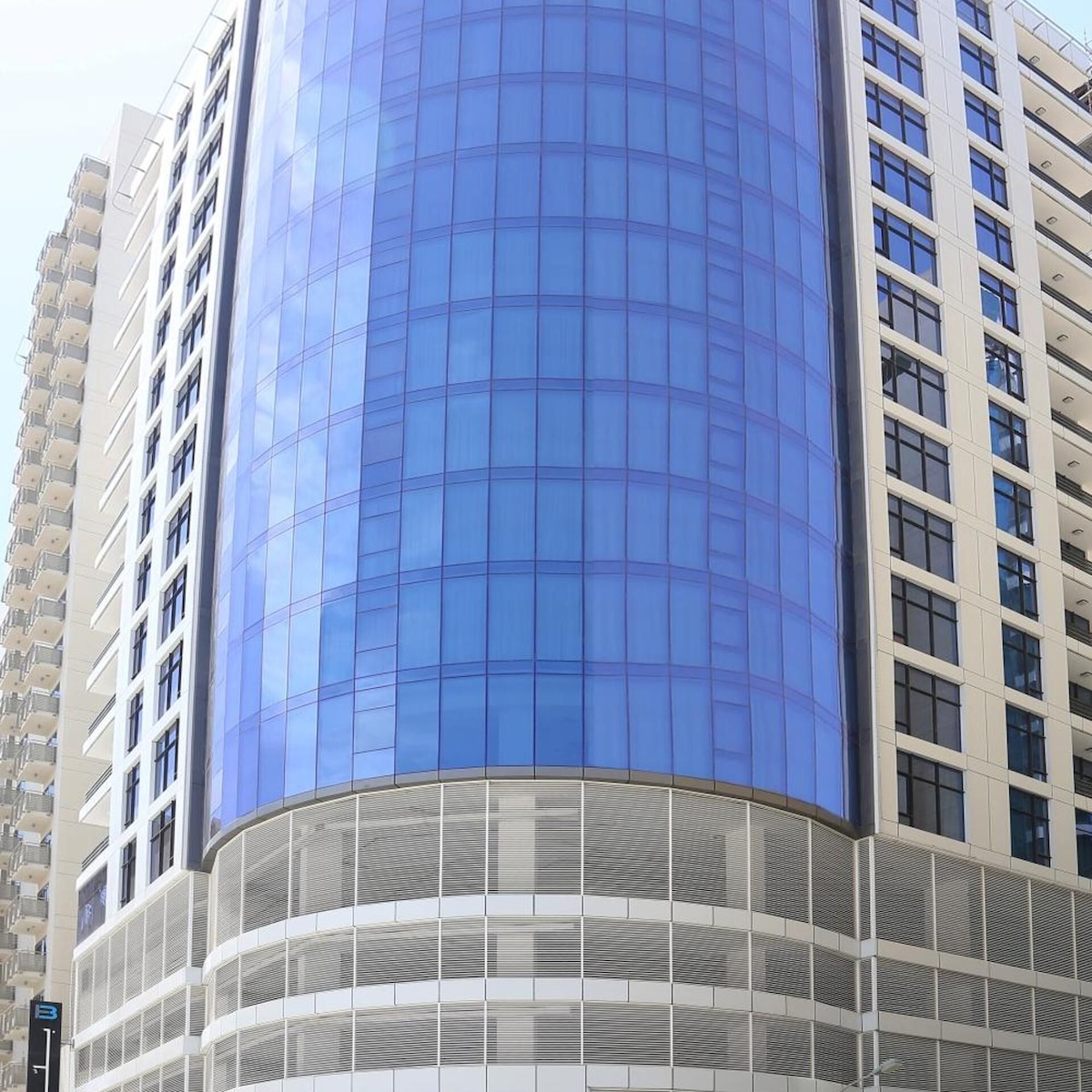 Belle Tower Luxury Hotel Apartments 3